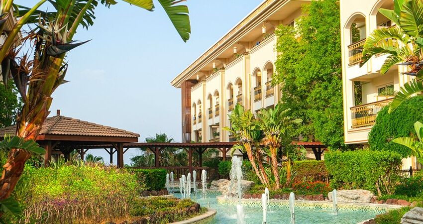 Crystal Palace Luxury Resort & Spa